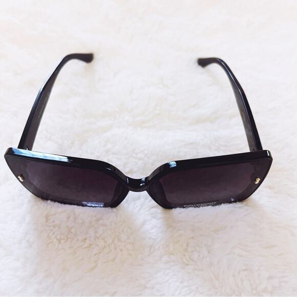 Aurora Black Oversized Square Sunglasses - Picture 4 of 10